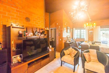 Casa de condomínio à venda com 293m², 3 quartos e 8 vagas Casa de condomínio à venda com 293m², 3 quartos e 8 vagasSala