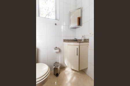 Casa de condomínio à venda com 293m², 3 quartos e 8 vagas Casa de condomínio à venda com 293m², 3 quartos e 8 vagasBanheiro