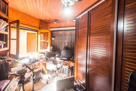 Casa de condomínio à venda com 293m², 3 quartos e 8 vagas Casa de condomínio à venda com 293m², 3 quartos e 8 vagasEscritório