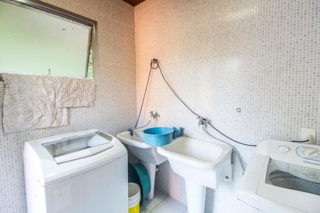 Casa de condomínio à venda com 293m², 3 quartos e 8 vagas Casa de condomínio à venda com 293m², 3 quartos e 8 vagasÁrea de Serviço