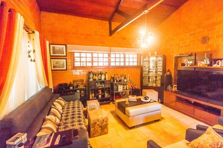 Casa de condomínio à venda com 293m², 3 quartos e 8 vagas Casa de condomínio à venda com 293m², 3 quartos e 8 vagasSala