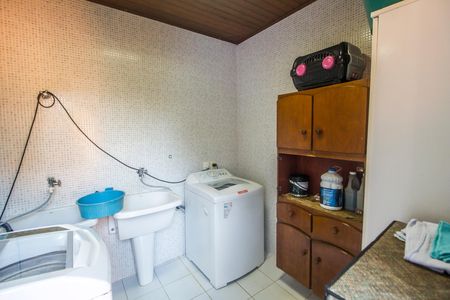 Casa de condomínio à venda com 293m², 3 quartos e 8 vagas Casa de condomínio à venda com 293m², 3 quartos e 8 vagasÁrea de Serviço