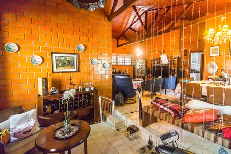 Casa de condomínio à venda com 293m², 3 quartos e 8 vagas Casa de condomínio à venda com 293m², 3 quartos e 8 vagasSala