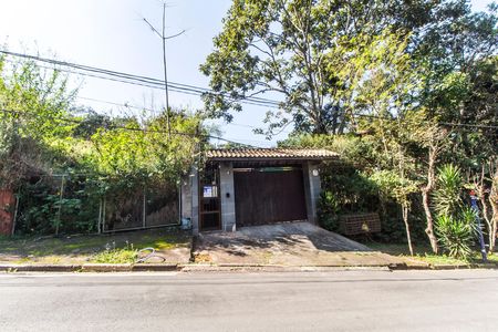 Casa de condomínio à venda com 293m², 3 quartos e 8 vagas Casa de condomínio à venda com 293m², 3 quartos e 8 vagasVista da Rua