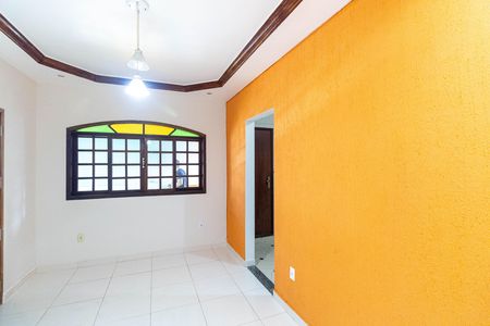 Casa para alugar com 65m², 2 quartos e sem vaga Casa para alugar com 65m², 2 quartos e sem vagaSala
