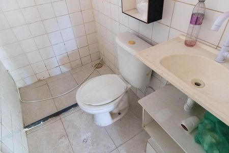 Banheiro de apartamento para alugar com 2 quartos, 65m² em Campo Grande, Rio de Janeiro