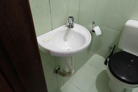 Casa para alugar com 65m², 2 quartos e sem vaga Casa para alugar com 65m², 2 quartos e sem vagaBanheiro