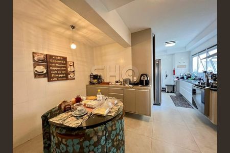 Apartamento à venda com 242m², 3 quartos e 3 vagas