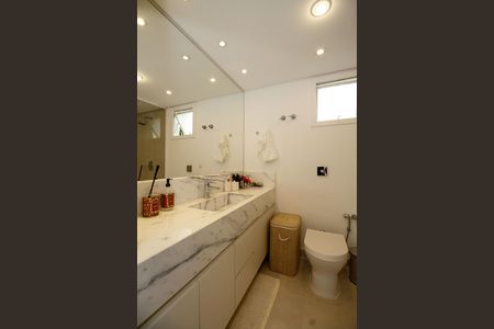 Apartamento à venda com 102m², 2 quartos e 1 vaga Apartamento à venda com 102m², 2 quartos e 1 vagaBanheiro da Suíte