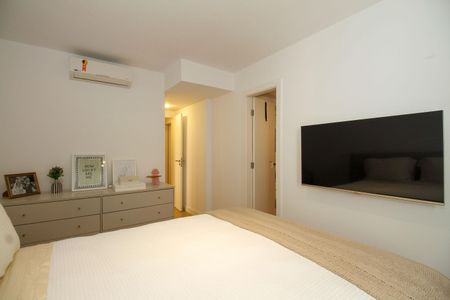 Apartamento à venda com 102m², 2 quartos e 1 vaga Apartamento à venda com 102m², 2 quartos e 1 vagaSuíte