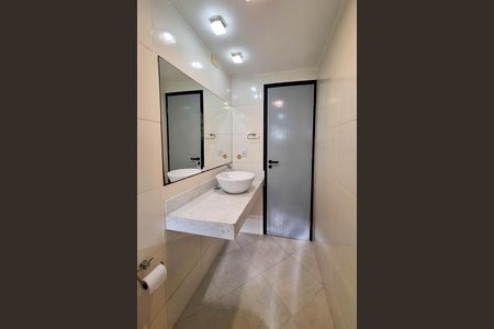 Casa para alugar com 110m², 2 quartos e 1 vaga Casa para alugar com 110m², 2 quartos e 1 vagaBanheiro Social