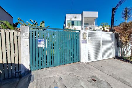 Placa de casa para alugar com 2 quartos, 110m² em Maravista, Niterói