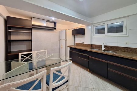 Cozinha de casa para alugar com 2 quartos, 110m² em Maravista, Niterói