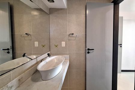 Casa para alugar com 110m², 2 quartos e 1 vaga Casa para alugar com 110m², 2 quartos e 1 vagaBanheiro da Suíte 2