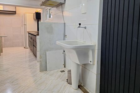 Área de Serviço de casa para alugar com 2 quartos, 110m² em Maravista, Niterói