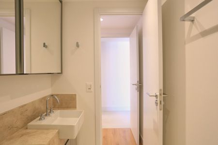 Apartamento para alugar com 77m², 2 quartos e 2 vagasBanheiro da Suíte 1