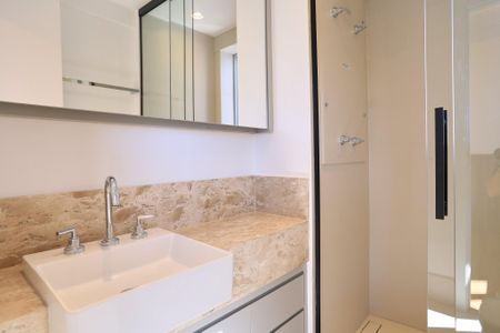 Apartamento para alugar com 77m², 2 quartos e 2 vagasBanheiro da Suíte