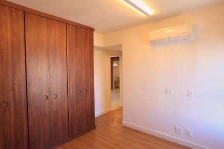 Suíte 1 de apartamento para alugar com 2 quartos, 77m² em Funcionários, Belo Horizonte