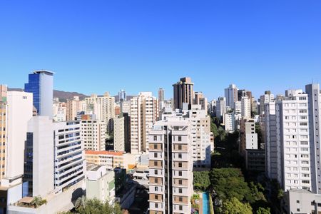 Apartamento para alugar com 77m², 2 quartos e 2 vagasVista da Suíte 1