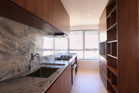 Apartamento para alugar com 77m², 2 quartos e 2 vagasCozinha e Área de Serviço