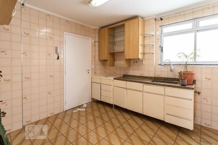 Apartamento à venda com 95m², 2 quartos e 1 vaga
