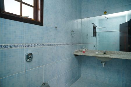 Casa para alugar com 300m², 4 quartos e 4 vagas Casa para alugar com 300m², 4 quartos e 4 vagasBanheiro do Quarto 3
