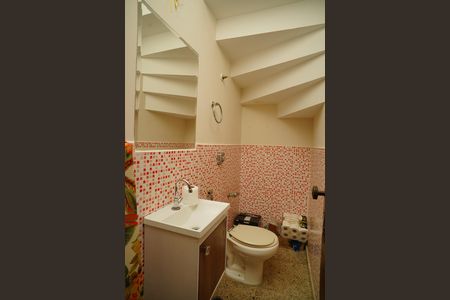 Casa para alugar com 300m², 4 quartos e 4 vagas Casa para alugar com 300m², 4 quartos e 4 vagasLavabo