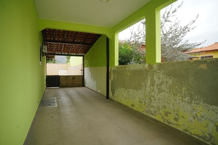 Garagem de casa para alugar com 4 quartos, 300m² em Jardim Atlântico Oeste (itaipuaçu), Maricá