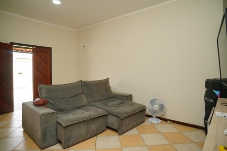 Sala de casa para alugar com 4 quartos, 300m² em Jardim Atlântico Oeste (itaipuaçu), Maricá