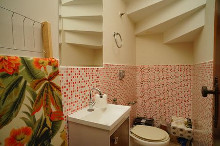 Casa para alugar com 300m², 4 quartos e 4 vagas Casa para alugar com 300m², 4 quartos e 4 vagasLavabo