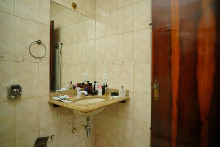 Casa para alugar com 300m², 4 quartos e 4 vagas Casa para alugar com 300m², 4 quartos e 4 vagasBanheiro do Quarto 1