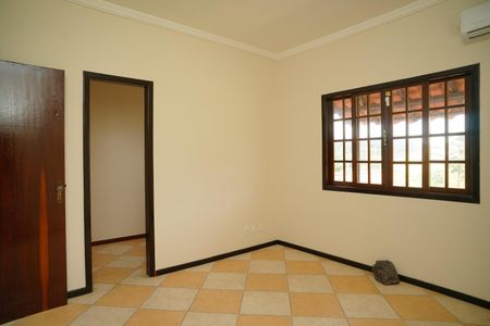 Casa para alugar com 300m², 4 quartos e 4 vagas Casa para alugar com 300m², 4 quartos e 4 vagasQuarto 4