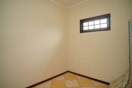 Casa para alugar com 300m², 4 quartos e 4 vagas Casa para alugar com 300m², 4 quartos e 4 vagasCloset do quarto 2