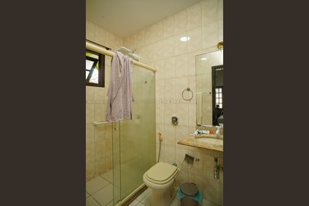 Casa para alugar com 300m², 4 quartos e 4 vagas Casa para alugar com 300m², 4 quartos e 4 vagasBanheiro do Quarto 1