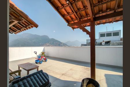 Apartamento à venda com 135m², 2 quartos e 2 vagasTerraço