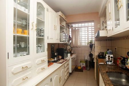 Apartamento para alugar com 92m², 2 quartos e 1 vagaCozinha
