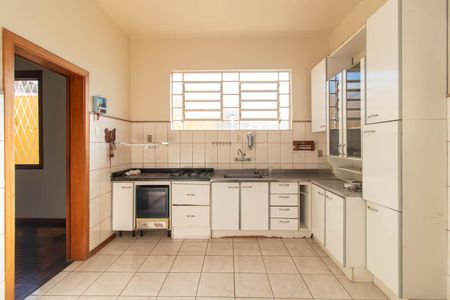 Cozinha de casa à venda com 2 quartos, 125m² em Santo Antônio, Porto Alegre