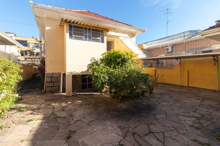Área externa de casa à venda com 2 quartos, 125m² em Santo Antônio, Porto Alegre