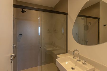 Banheiro de kitnet/studio para alugar com 1 quarto, 46m² em Vila Olímpia, São Paulo