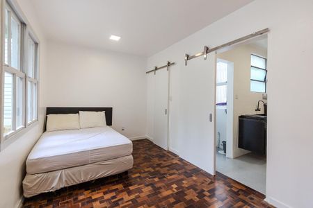 Sala/Quarto de kitnet/studio à venda com 1 quarto, 34m² em Centro Histórico, Porto Alegre