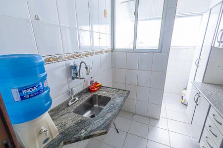 Cozinha de apartamento para alugar com 2 quartos, 60m² em Castelo, Belo Horizonte