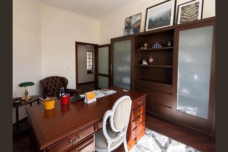 Casa à venda com 400m², 4 quartos e sem vaga Casa à venda com 400m², 4 quartos e sem vagaQuarto