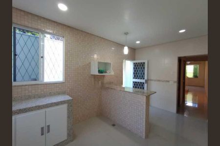 Casa à venda com 3 quartos, 180m² em Encantado, Rio de Janeiro