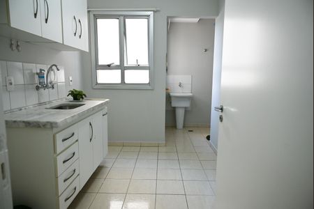 cozinha de apartamento para alugar com 2 quartos, 57m² em Jardim Shangai, Jundiaí
