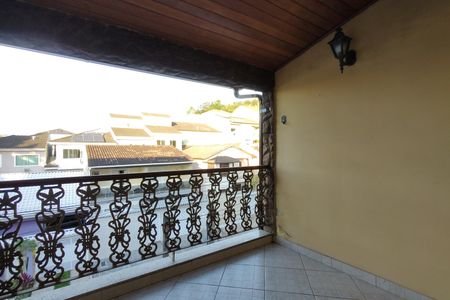 Casa de condomínio à venda com 300m², 3 quartos e 2 vagas Casa de condomínio à venda com 300m², 3 quartos e 2 vagasVaranda