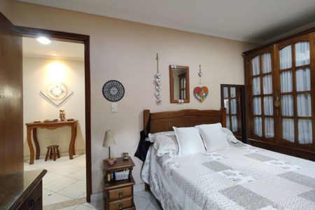 Casa de condomínio à venda com 300m², 3 quartos e 2 vagas Casa de condomínio à venda com 300m², 3 quartos e 2 vagasQuarto 3 - Suíte