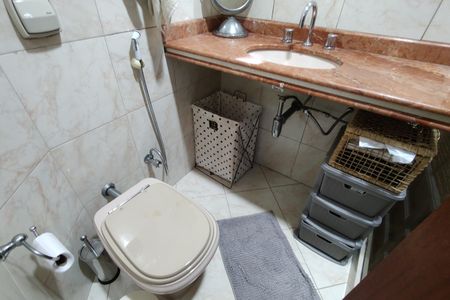Casa de condomínio à venda com 300m², 3 quartos e 2 vagas Casa de condomínio à venda com 300m², 3 quartos e 2 vagasBanheiro da Suíte 3