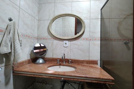 Casa de condomínio à venda com 300m², 3 quartos e 2 vagas Casa de condomínio à venda com 300m², 3 quartos e 2 vagasBanheiro da Suíte 3