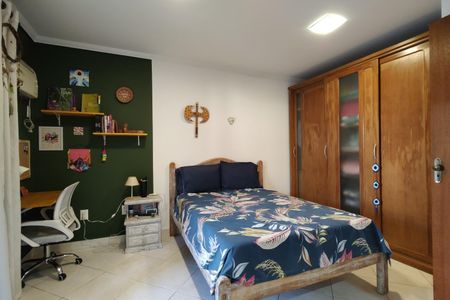 Casa de condomínio à venda com 300m², 3 quartos e 2 vagas Casa de condomínio à venda com 300m², 3 quartos e 2 vagasQuarto 2 - Suíte