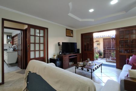 Casa de condomínio à venda com 300m², 3 quartos e 2 vagas Casa de condomínio à venda com 300m², 3 quartos e 2 vagasSala